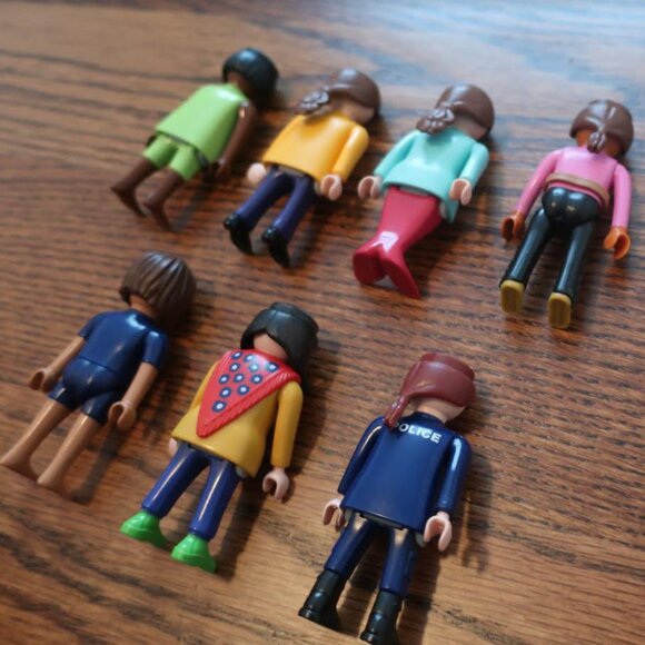 7 pcs Female Playmobile Figures - Picture 6 of 11